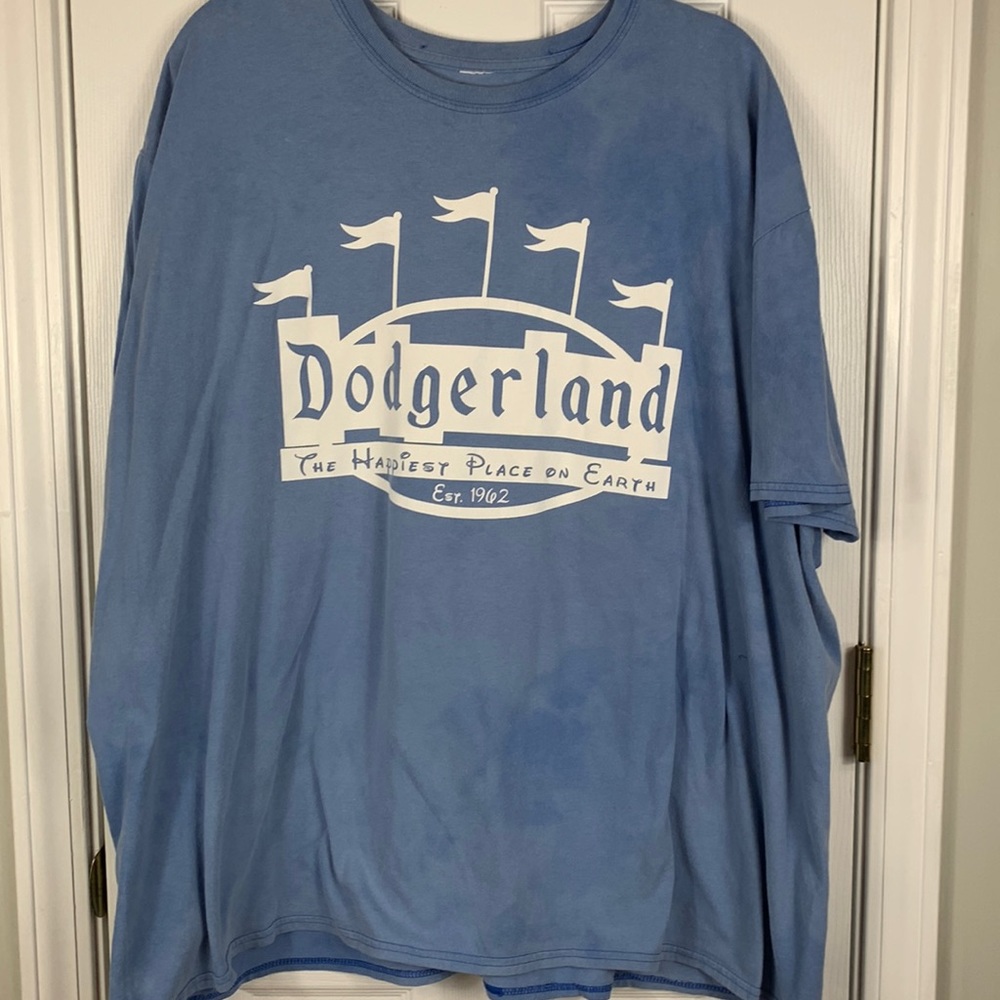 Pantone 294 wet look light blue Dodgerland tee shirt size 3XL. Short sleeves